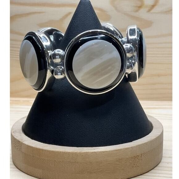 Silver & Black Oval Beaded Bracelet With White Accents - Picture 3 of 6